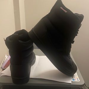 Big kids adidas winter boots size 3.5 BRAND NEW never worn